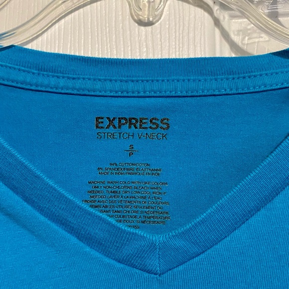 Men’s Express and Izod T-Shirt Bundle (Small) - Picture 5 of 7